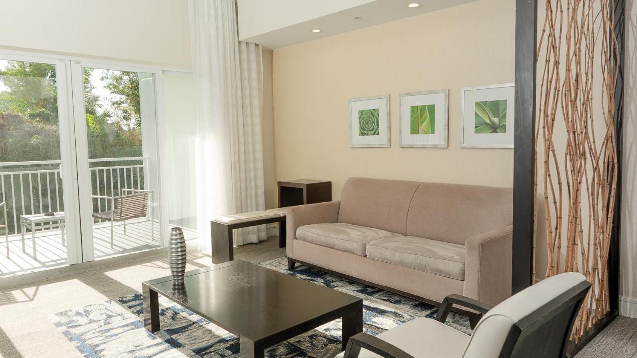 Modern Private Studio - King Bed, Jacuzzi, Balcony And Pool Aparthotel Miami Exterior photo